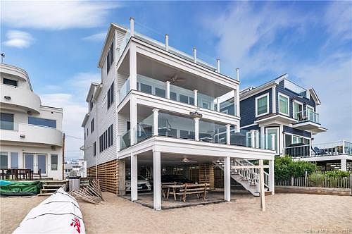 4th image of 1019 Fairfield Beach Rd