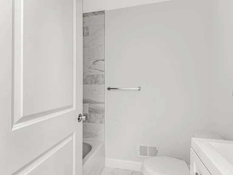 282 W Runyon St #1 — Photo 8
