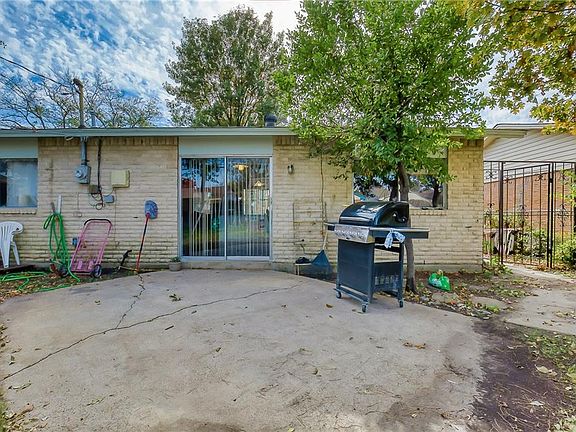 3rd image of 4321 Cornell Dr