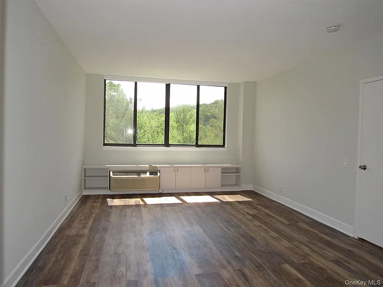 50 E Hartsdale Ave #2H — Photo 7