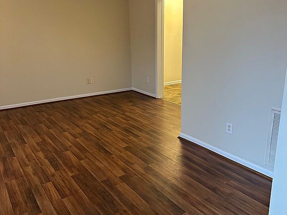 2nd image of 2507 Bluff View Ct #B