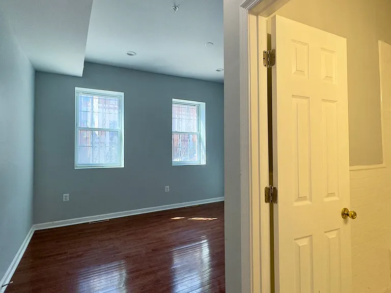 10 E Mulberry St — Photo 17