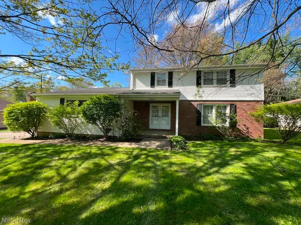 17 Willow Way, Canfield, OH 44406