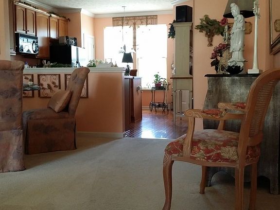 4th image of 8315 Clayhurst Dr