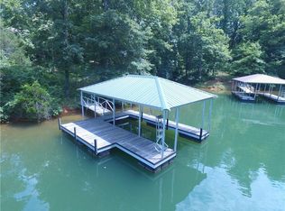 220 Long Bay Dr, West Union, SC 29696
