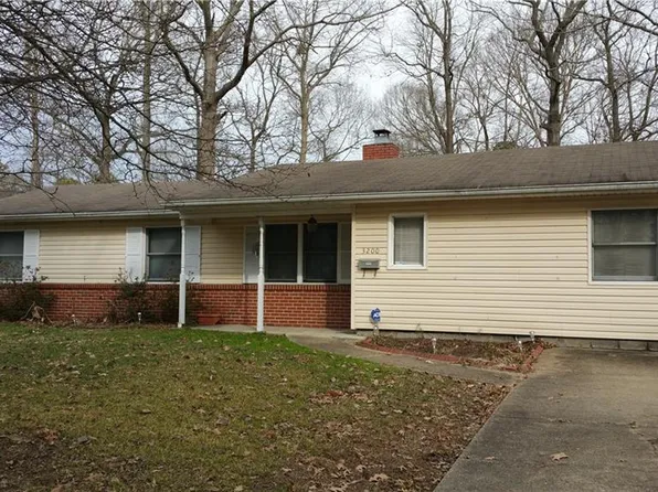 3200 Club House Rd, Virginia Beach, VA 23452