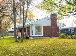 1913 Tweed Ave, Ottawa, ON K1G 2L8