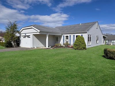 562 Stratford Lane, Ridge, NY, 11961