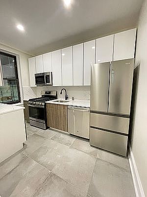 3rd image of 105 W 55th St #503