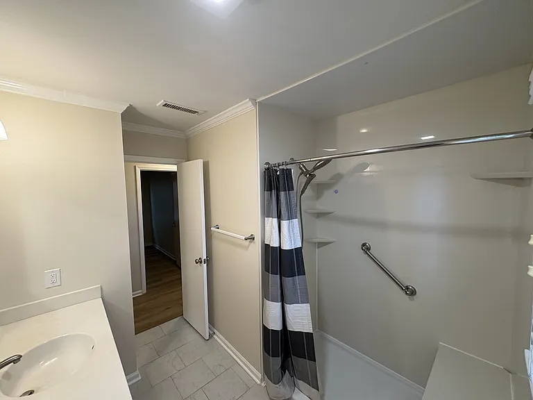 924 Chalet Dr — Photo 27