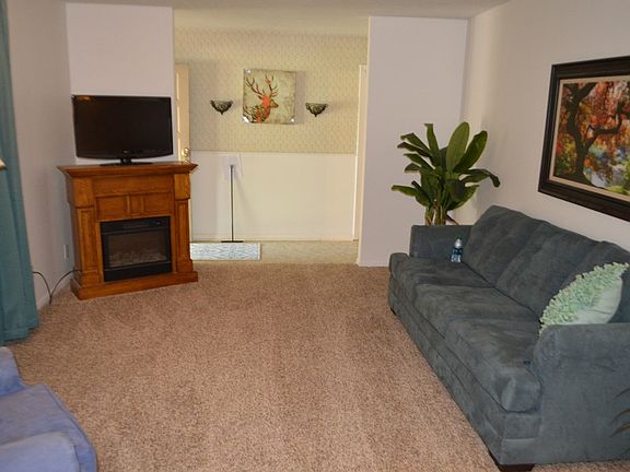 4th image of 405 Manor Dr