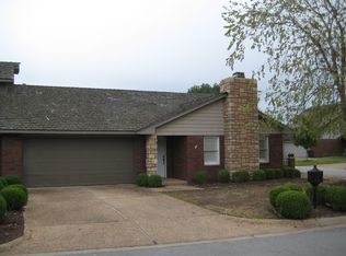 8 S Prairie Dunes Dr, Rogers, AR 72758