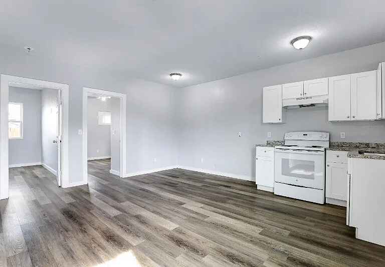 438 S San Joaquin Ave #2 — Photo 2
