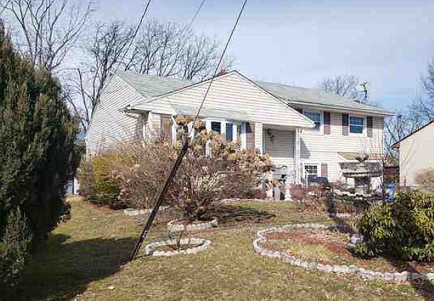 2nd image of 3819 Caverow Ave
