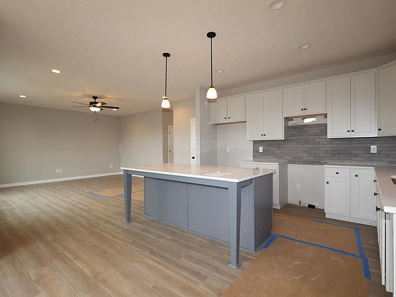 4th image of 32 Banyan Dr