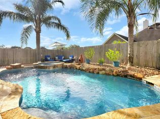 9402 Summer Sun Ln, Pearland, TX 77584