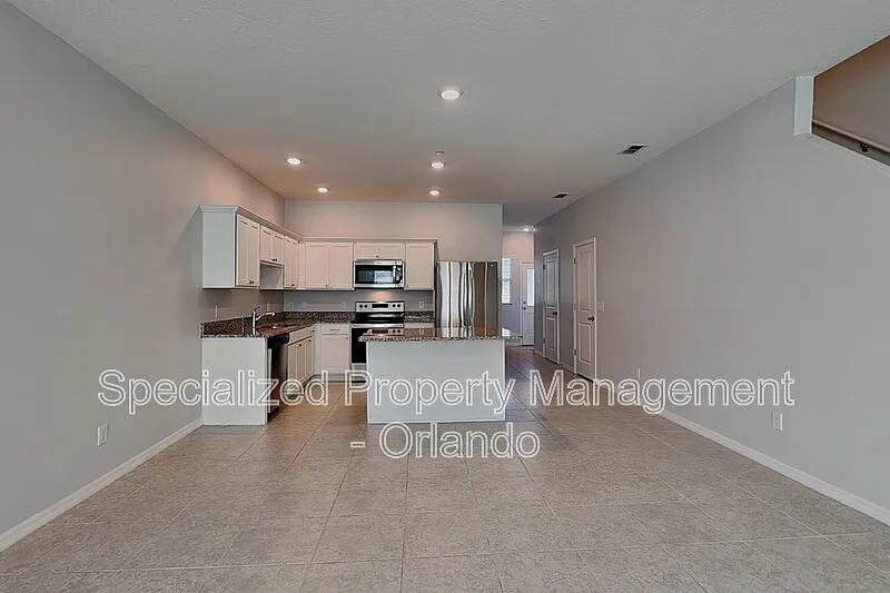 3 bed, 2.5 bath, 1582 sqft, $2,250 — Photo 4