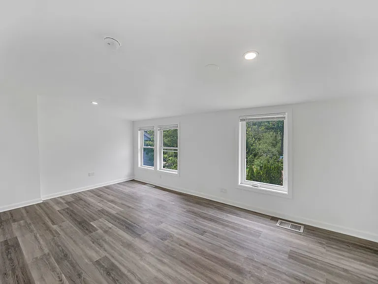 37544 N Columbus Ave — Photo 18