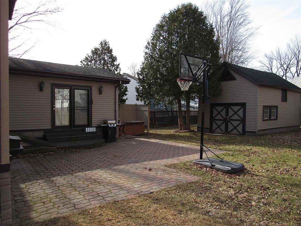 312 Montgomery St, Ogdensburg, NY 13669 Zillow