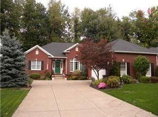 223 Brenridge Dr, East Amherst, NY 14051