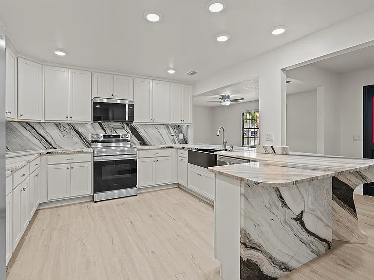 202 Gerona Rd — Photo 6