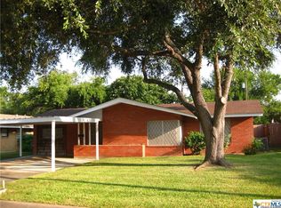 802 Gardenia Ln, Victoria, TX 77904