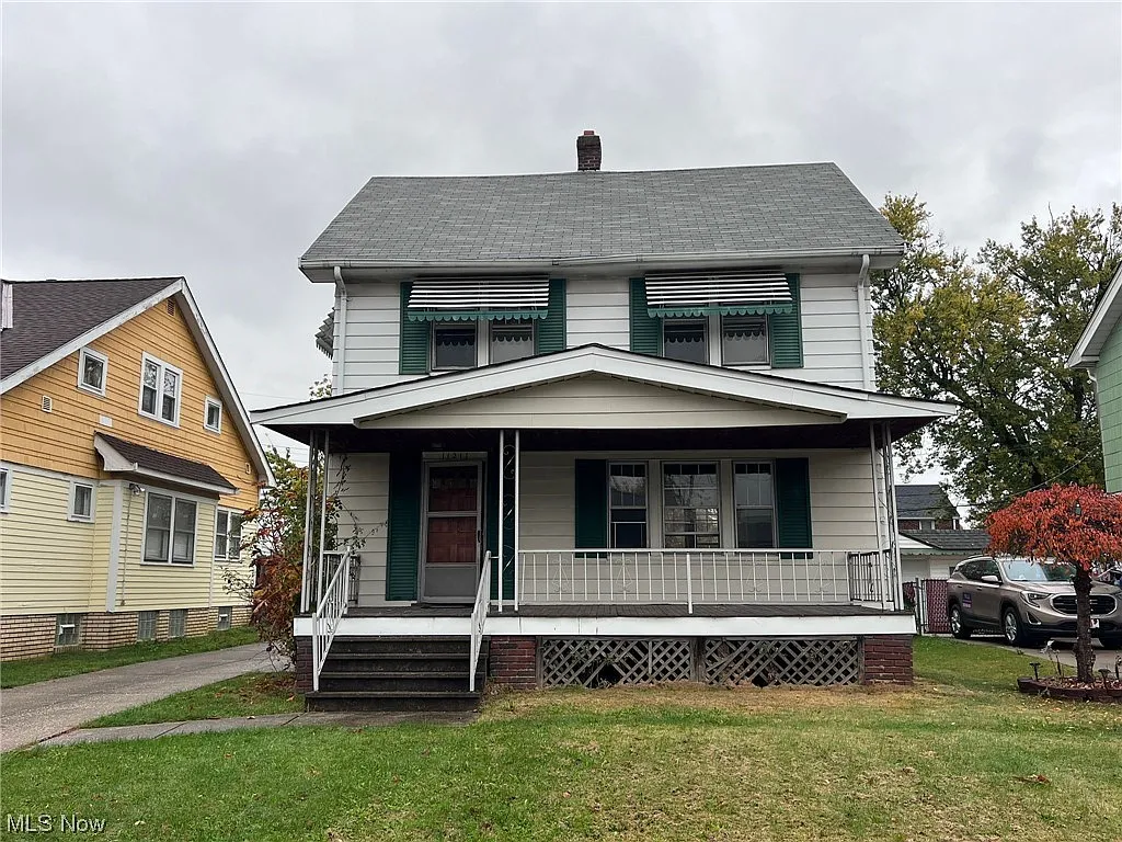 11211 Vernon Ave photo 1
