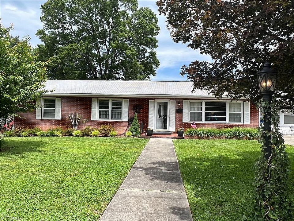 326 Howard St, Mount Airy, NC 27030 Zillow