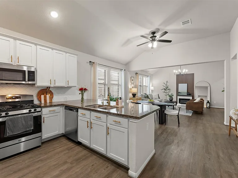 14911 Spring Forest Ln — Photo 8