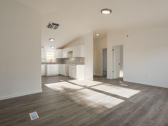 4th image of 400 Wheeler Ave SE