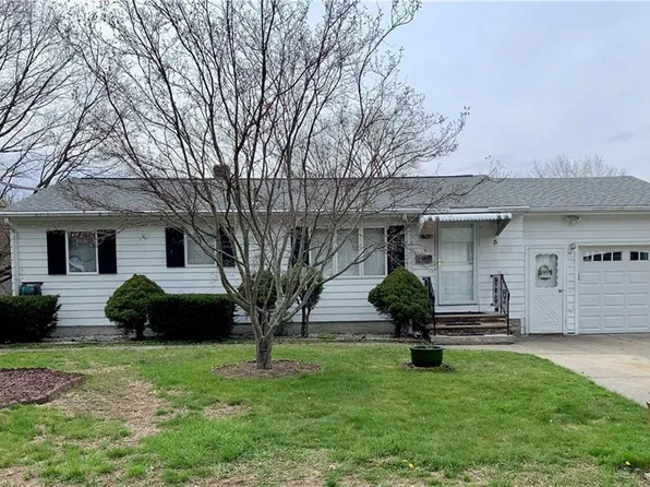 5 Ursula Rd, Smithfield, RI 02917