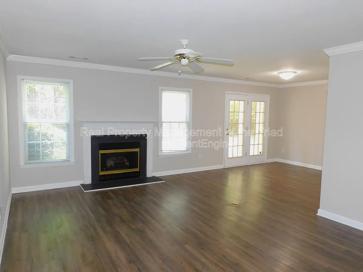 Building Photo - 5609 Wellsley Dr W