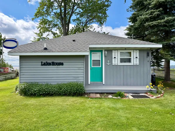229 Lakeview Ave, Houghton Lake, MI 48629