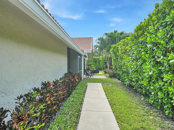 5th image of 1725 NW 22nd Avenue