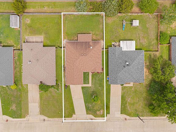 3rd image of 606 Fenton Rd