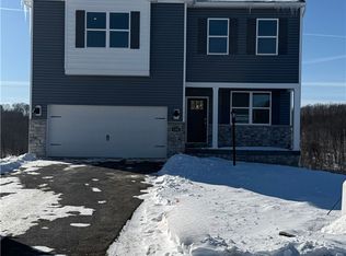 100 Crabapple Ln N, Beaver Falls, PA 15010