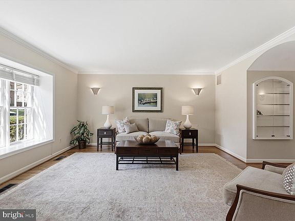 3rd image of 9251 Bailey Ln