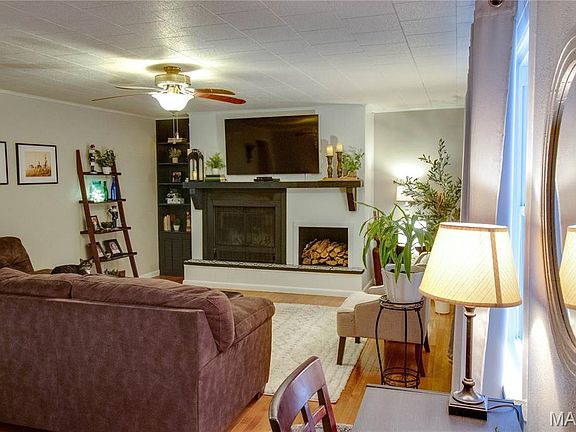 5th image of 1105 N Giddings Ave