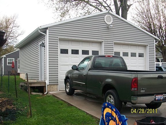 Detached Garage