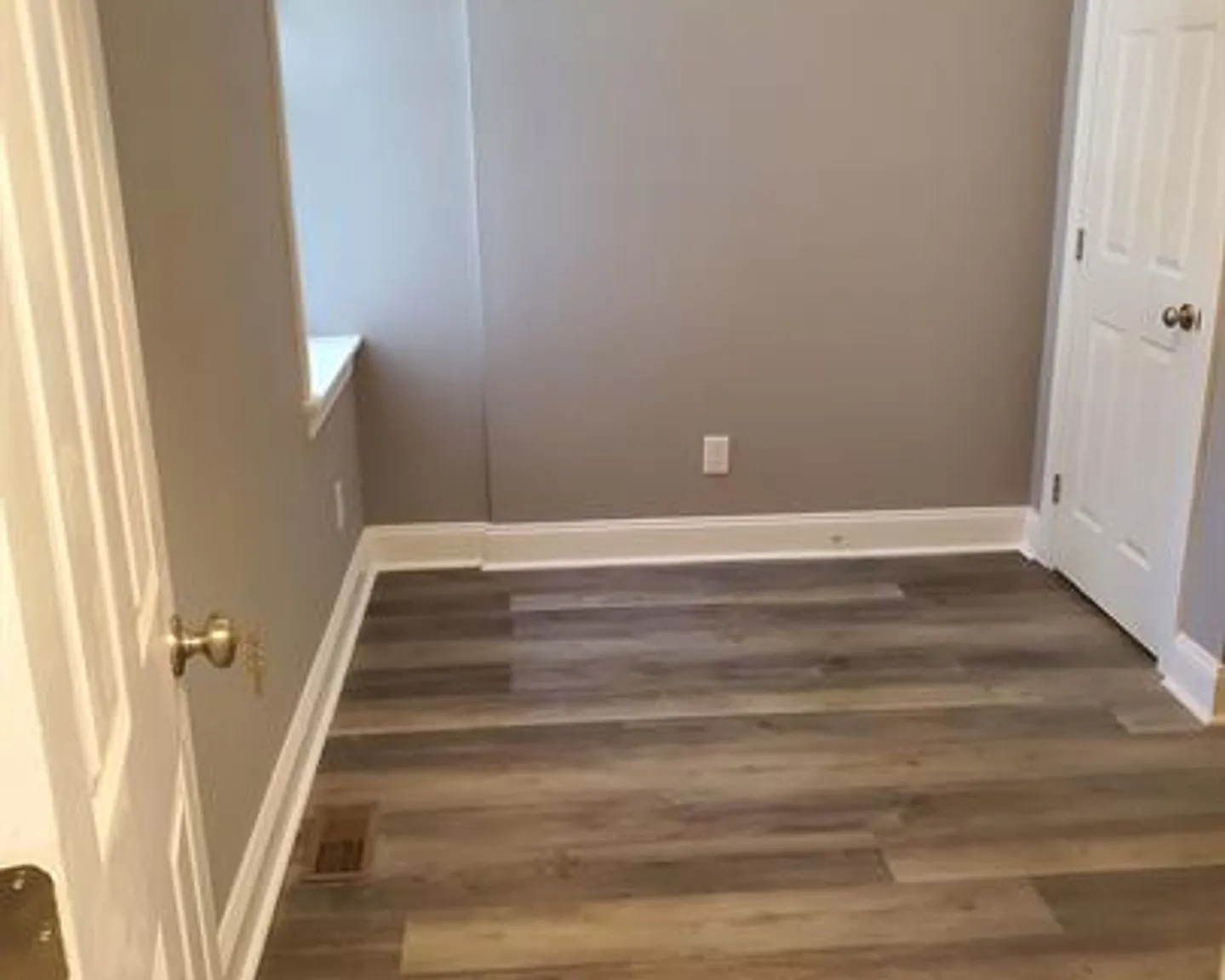 1607 Division Street $650 Available Room (Shared Bath) — Photo 1