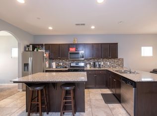 310 Dogwood St, Dinuba, CA 93618
