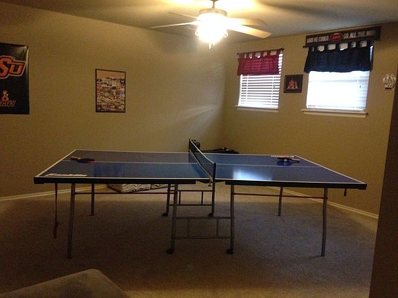 Spacious upstairs bonus room