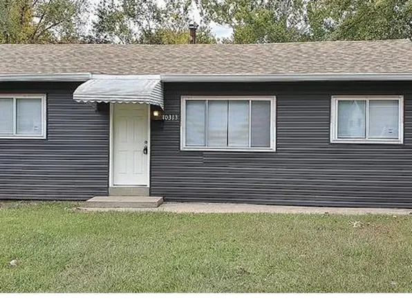 10313 Duke Dr, Saint Louis, MO 63136