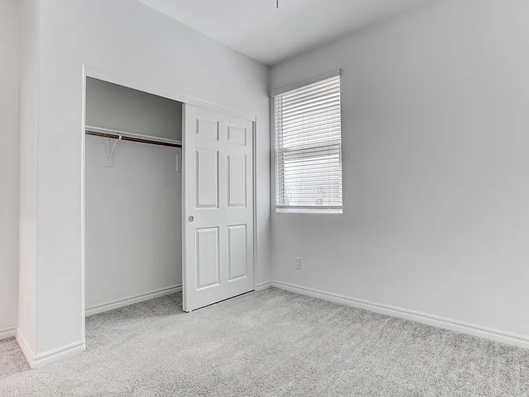 7106 Calvert Cliffs St — Photo 18