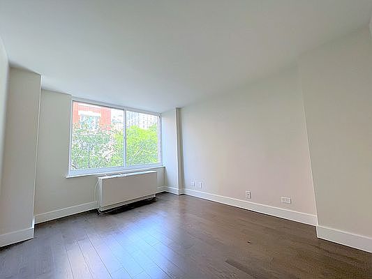 5th image of 250 W 90th St APT 4H