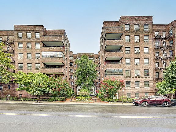 3rd image of 69-40 Yellowstone Blvd #114