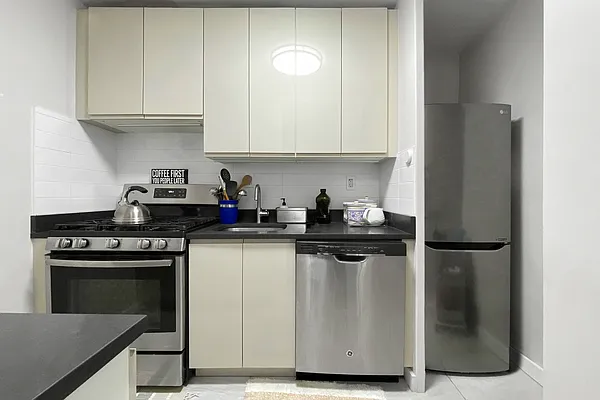 Rented by Compass | media 18