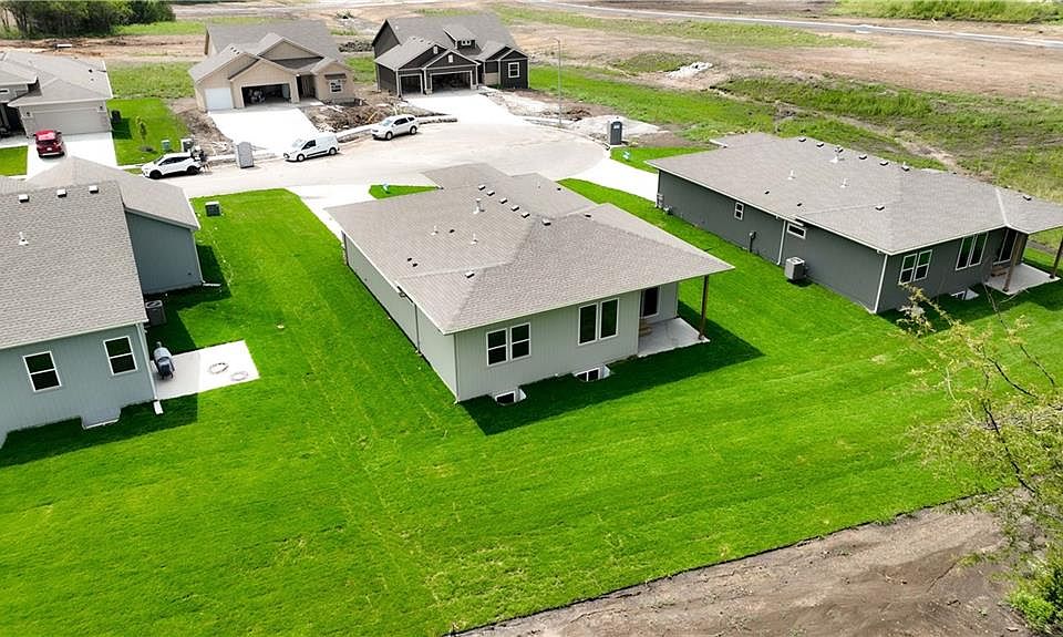 2nd image of 1838 Woodward Cir