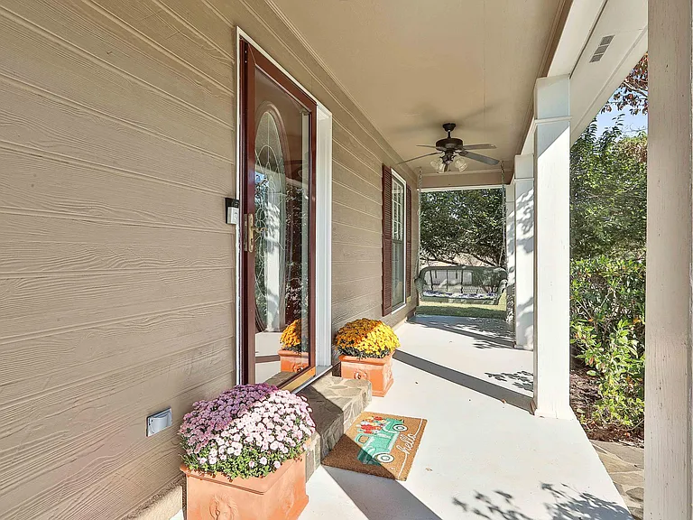 110 Hampton Woods Dr — Photo 8