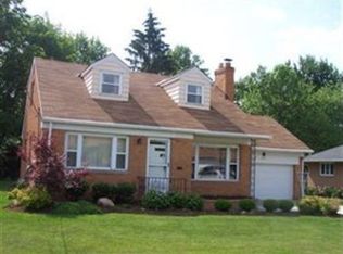 2740 Carmen Dr, Rocky River, OH 44116